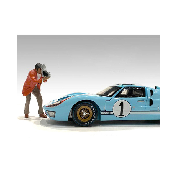 American Diorama 'Race Day 1' Figurine III, 3-Inch