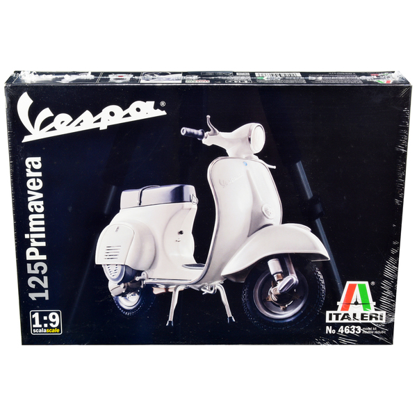 Italeri Vespa 125 Primavera Scooter Model Kit - 7.875" Long