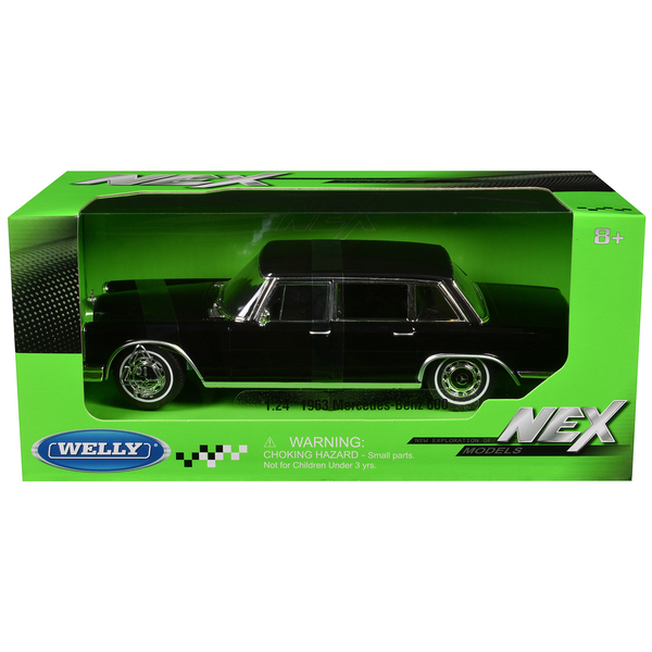 Welly 1/24 1963 Mercedes-Benz 600 Black Diecast Model Car